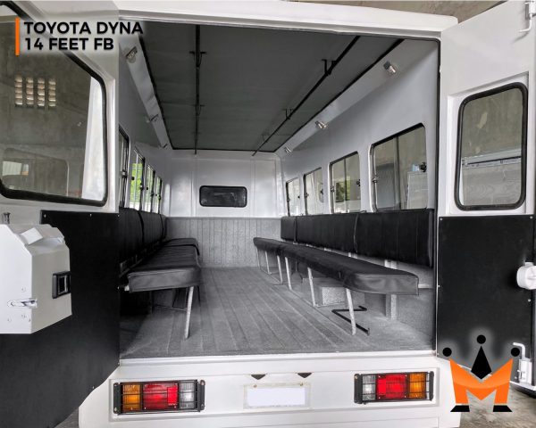 Toyota Dyna 14 Feet FB - Image 4