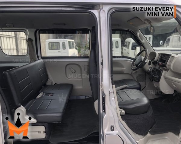 Suzuki Every DA17 Minivan - Image 21