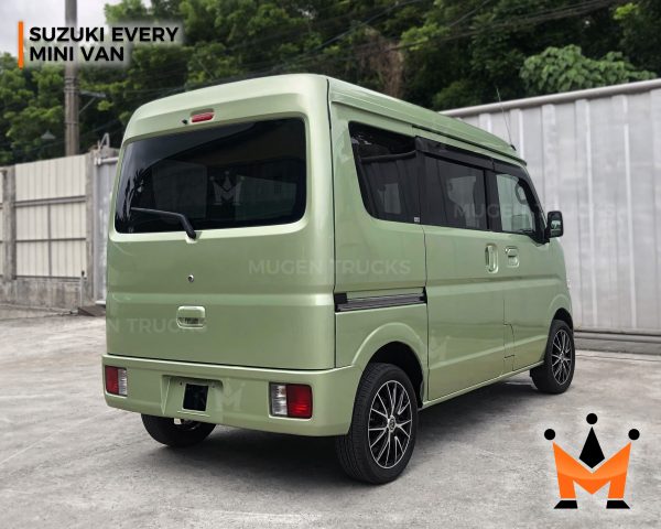 Suzuki Every DA17 Minivan - Image 4