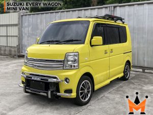 Suzuki Every Wagon DA64 Minivan Smiley Edition (Power-Slide Door)
